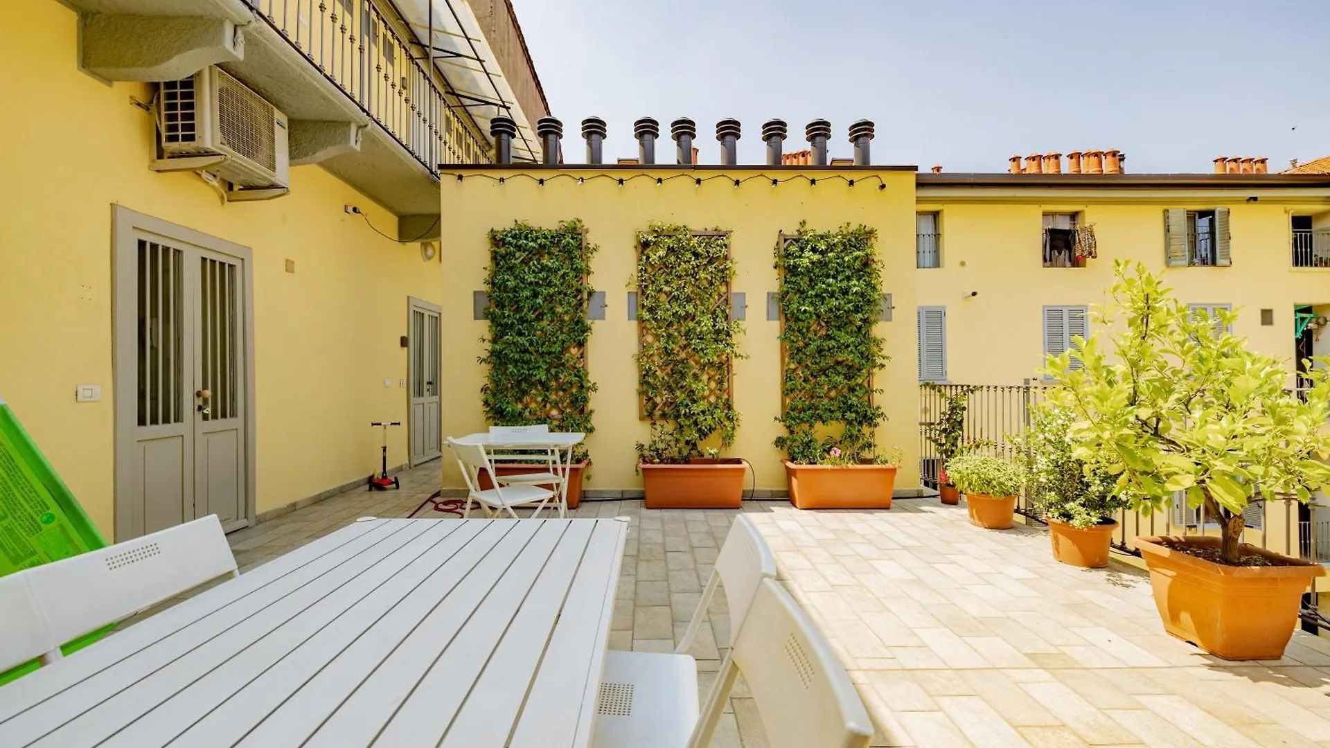 Vintage Gem - 8 Min Duomo Apartment Milan Italy