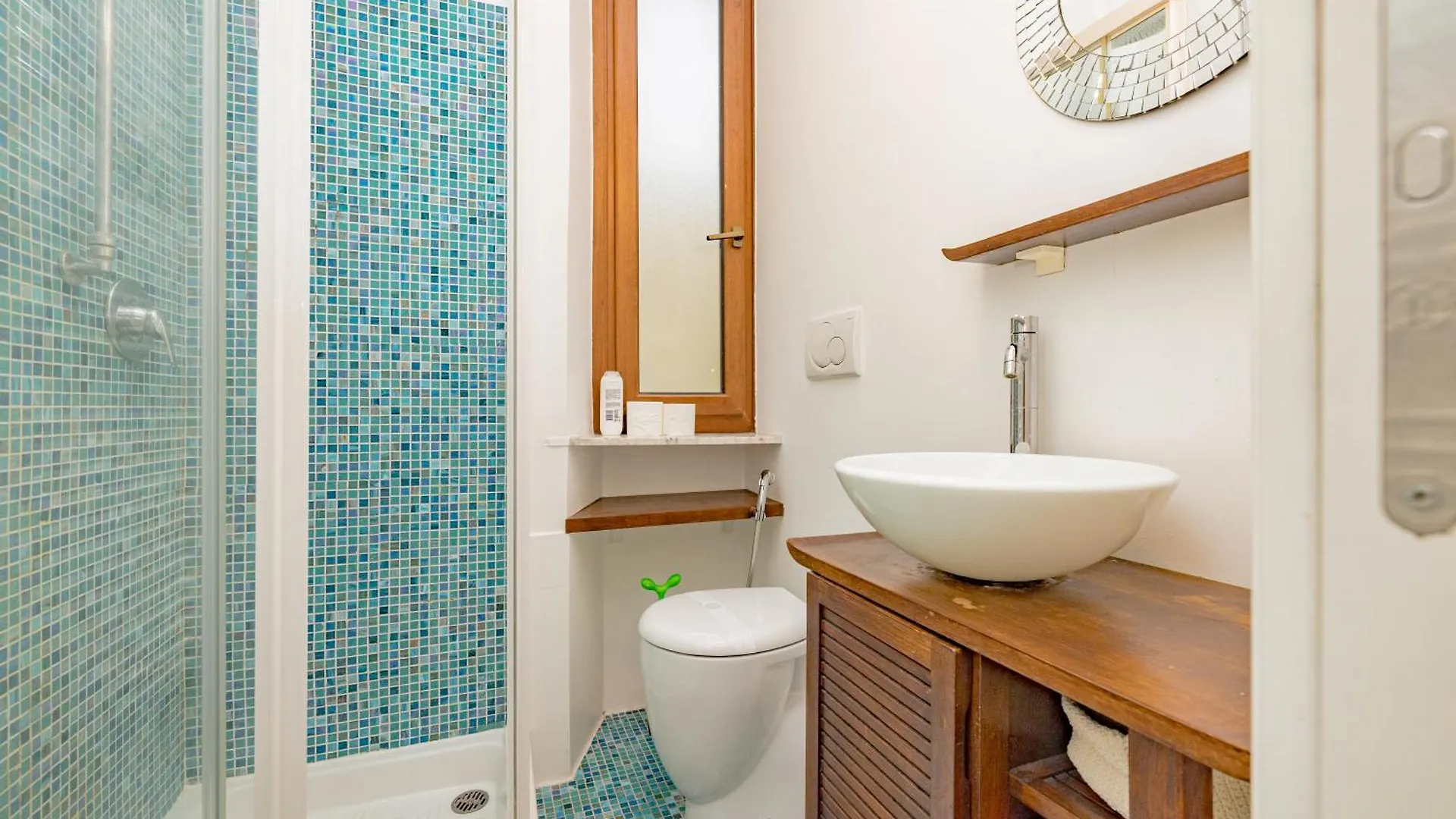 Vintage Gem - 8 Min Duomo Apartment Milan