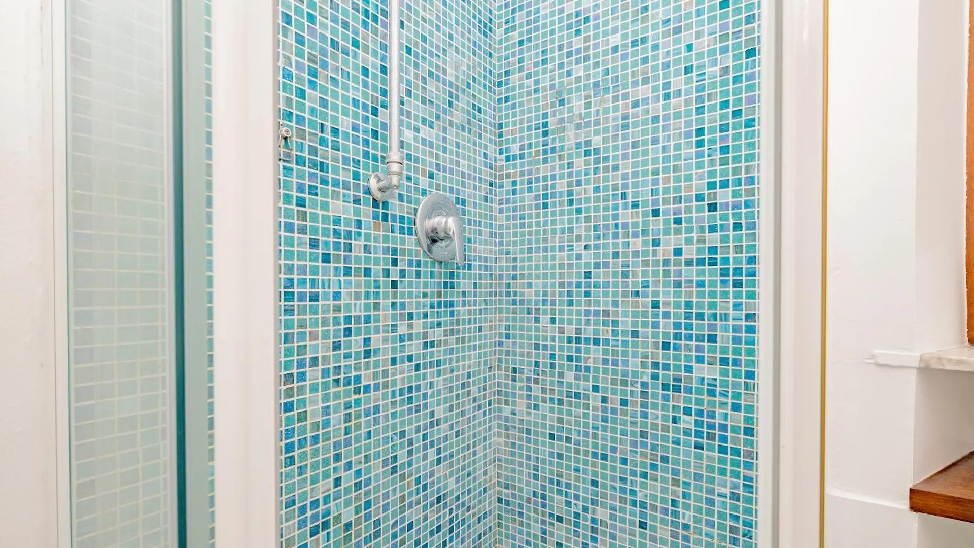 Vintage Gem - 8 Min Duomo Apartment Milan