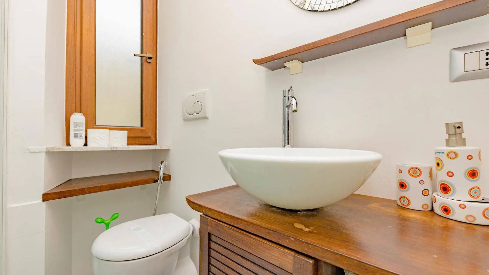 Vintage Gem - 8 Min Duomo Apartment Milan Italy