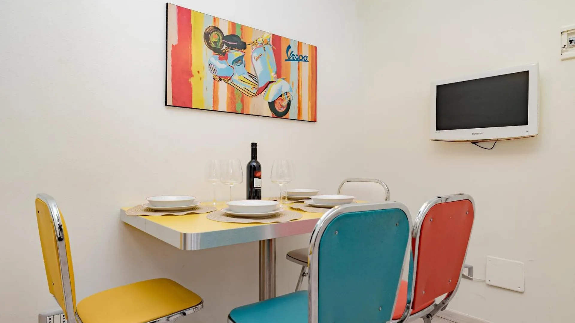 Vintage Gem - 8 Min Duomo Apartment Milan