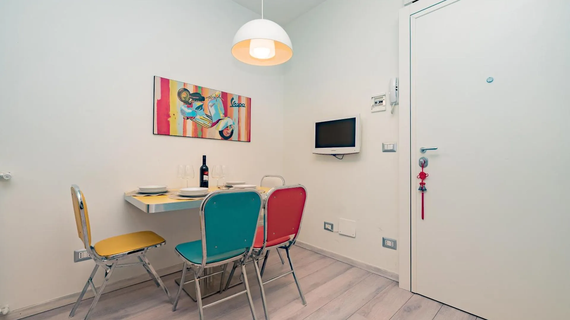 Vintage Gem - 8 Min Duomo Apartment Milan 0*,  Italy